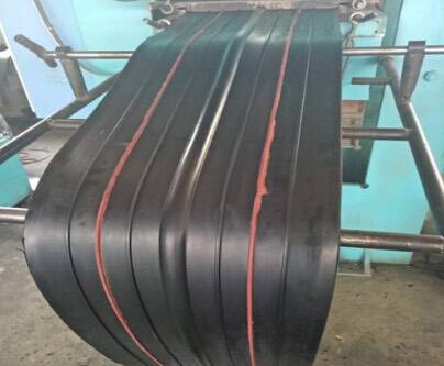 为什么说橡胶止水带要尽量在工厂中连接成整体？